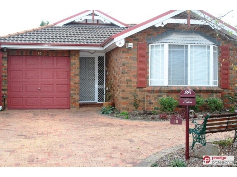 10 Valleyfield Court, Wattle Grove NSW 2173