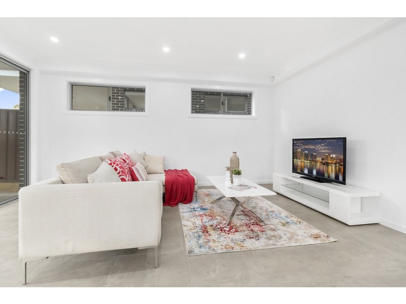 25a Wilkes Avenue, Moorebank NSW 2170