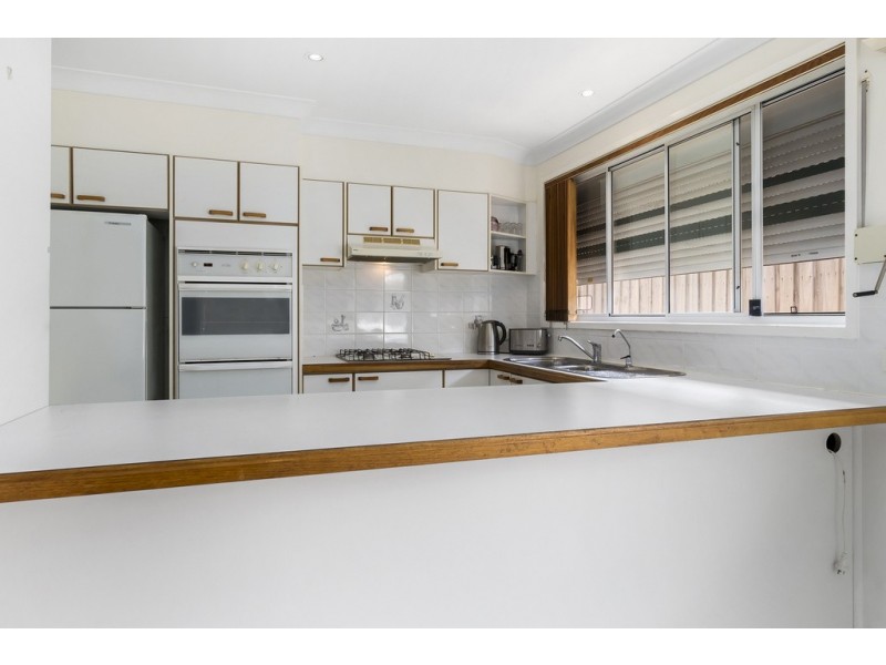 7 Murray Court, Wattle Grove NSW 2173