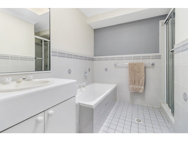 7 Murray Court, Wattle Grove NSW 2173