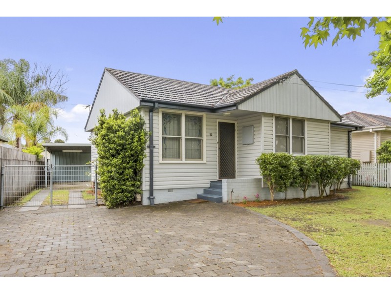 24 Salamaua Crescent, Holsworthy NSW 2173