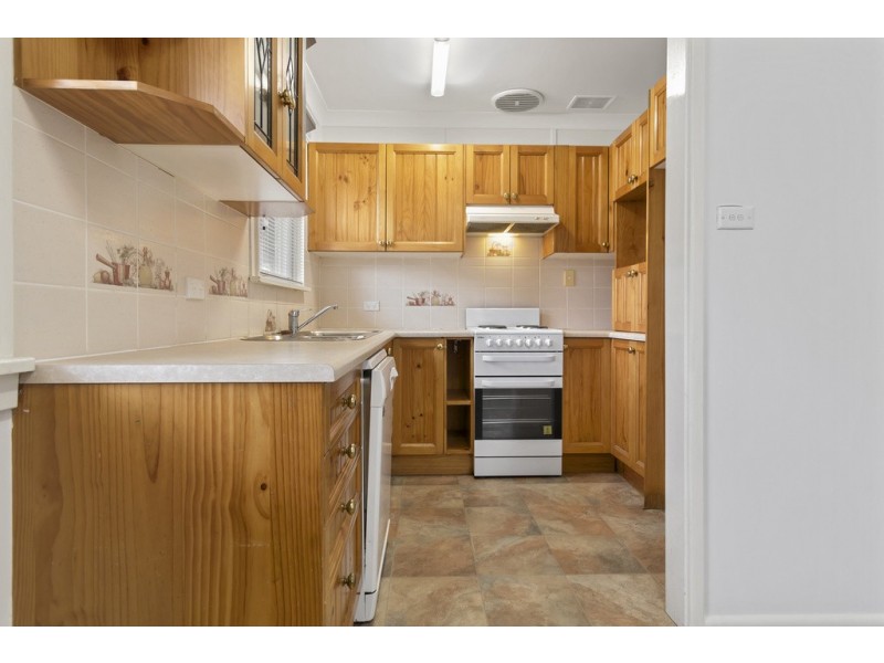 24 Salamaua Crescent, Holsworthy NSW 2173