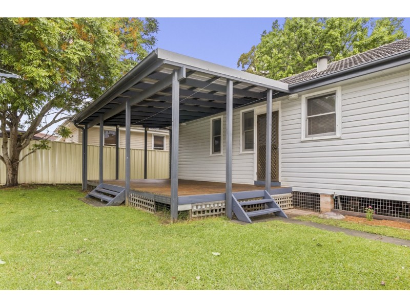 24 Salamaua Crescent, Holsworthy NSW 2173