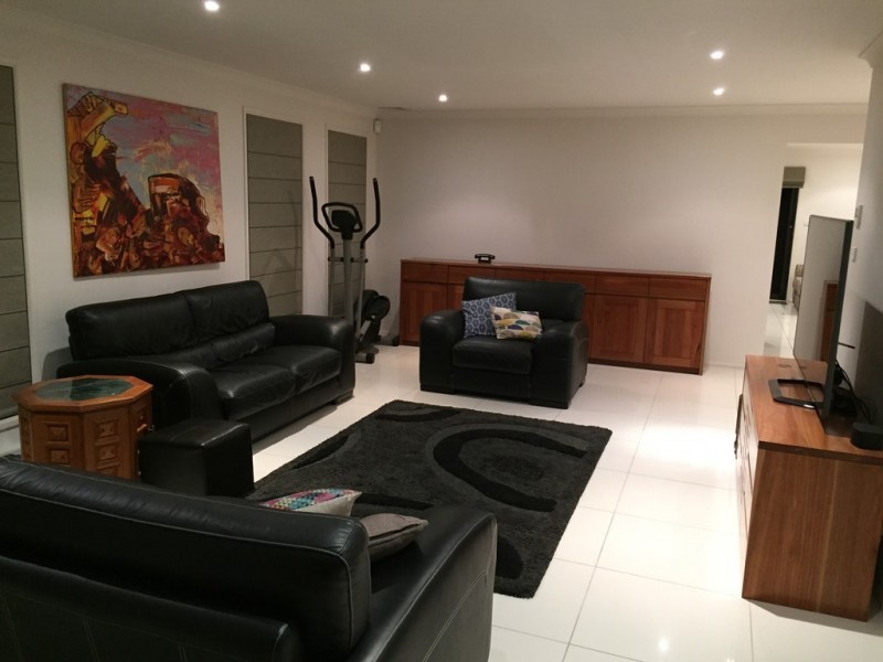 17 Sammut Crescent, Chipping Norton NSW 2170