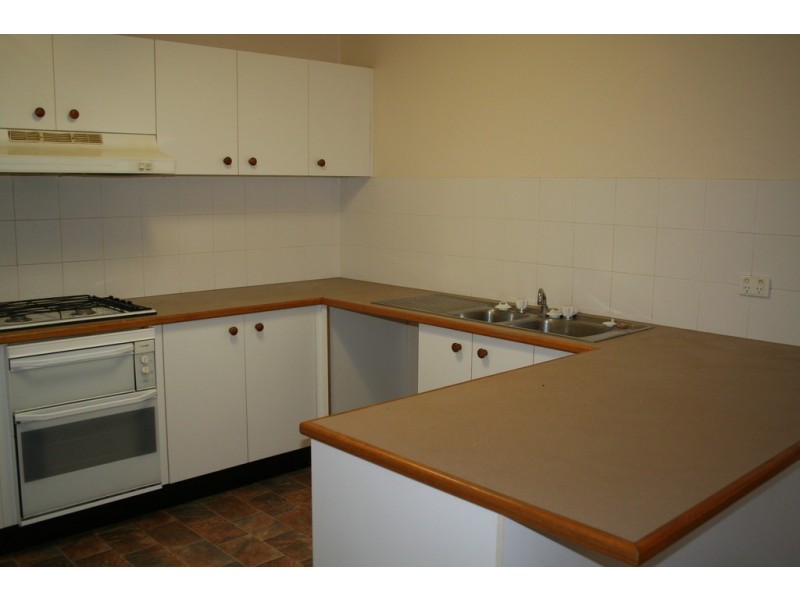 14 Kanangra Court, Wattle Grove NSW 2173