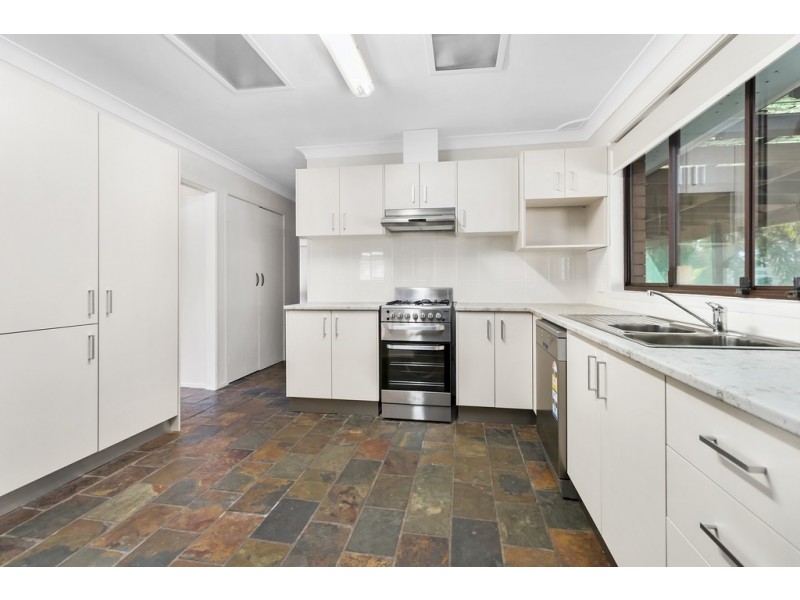 7 Robinson Close, Lurnea NSW 2170