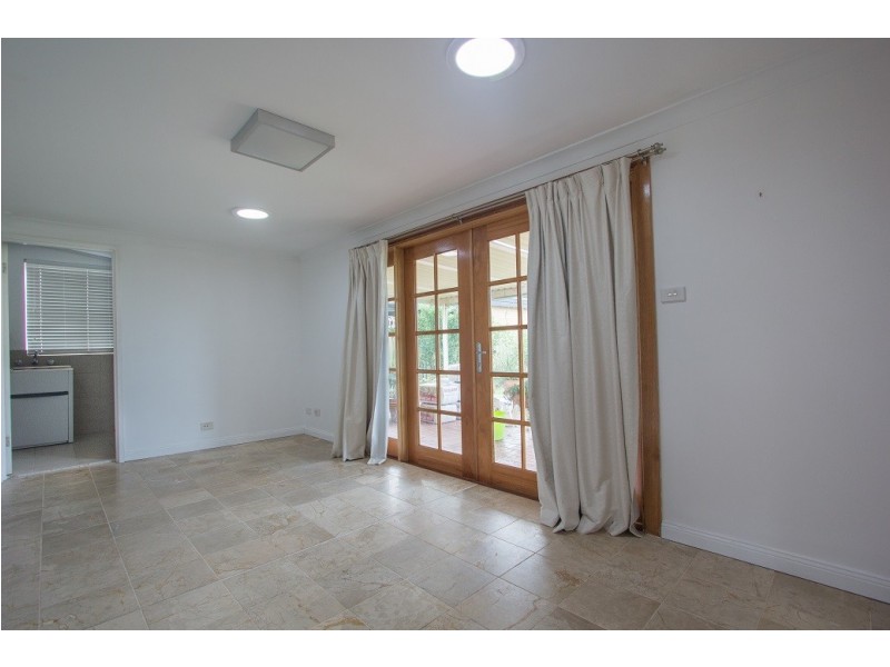 21 Curtis Crescent, Moorebank NSW 2170