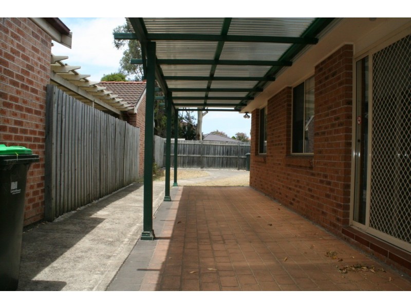 3 Warrego Court, Wattle Grove NSW 2173