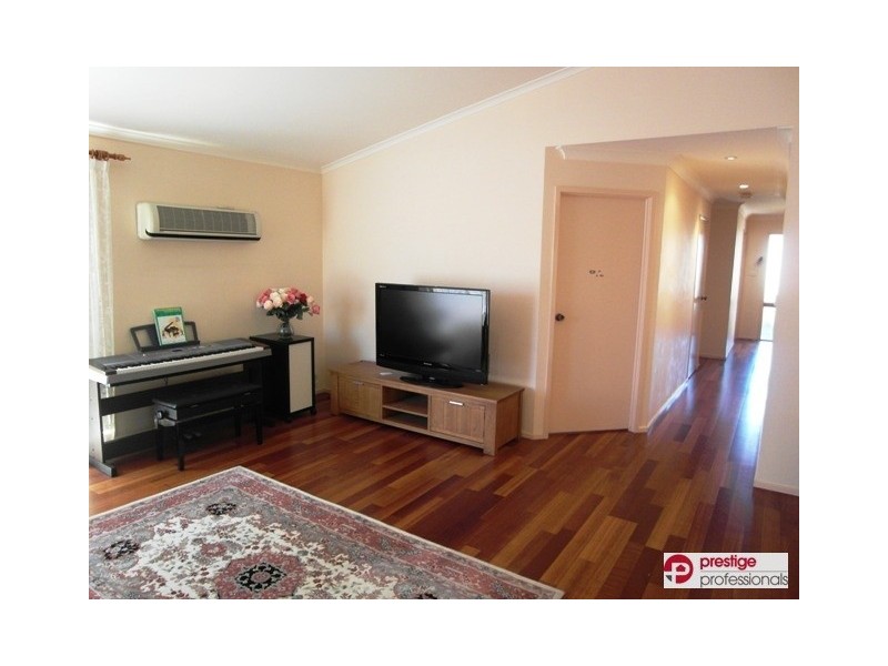 16 Jimbour Court, Wattle Grove NSW 2173