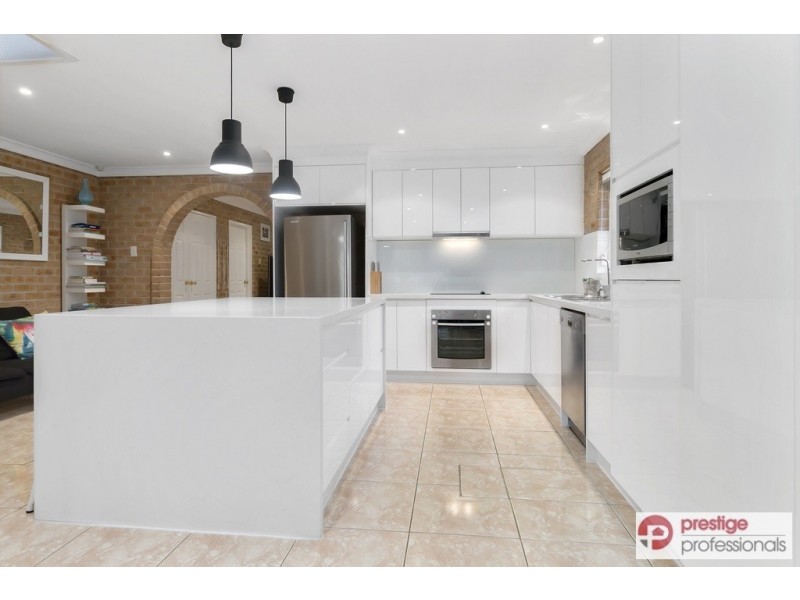 41 Lyndhurst Court, Wattle Grove NSW 2173