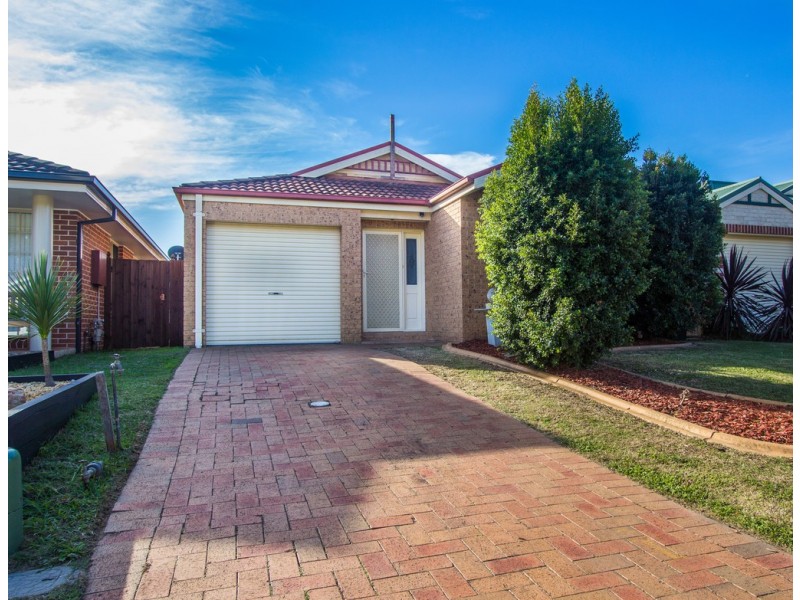 11 Wallcliffe Court, Wattle Grove NSW 2173
