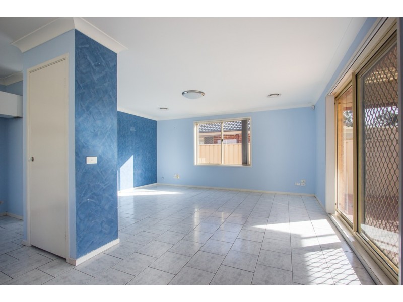 11 Wallcliffe Court, Wattle Grove NSW 2173