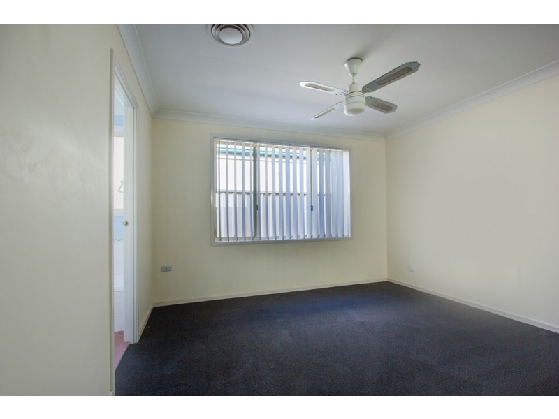 11 Wallcliffe Court, Wattle Grove NSW 2173