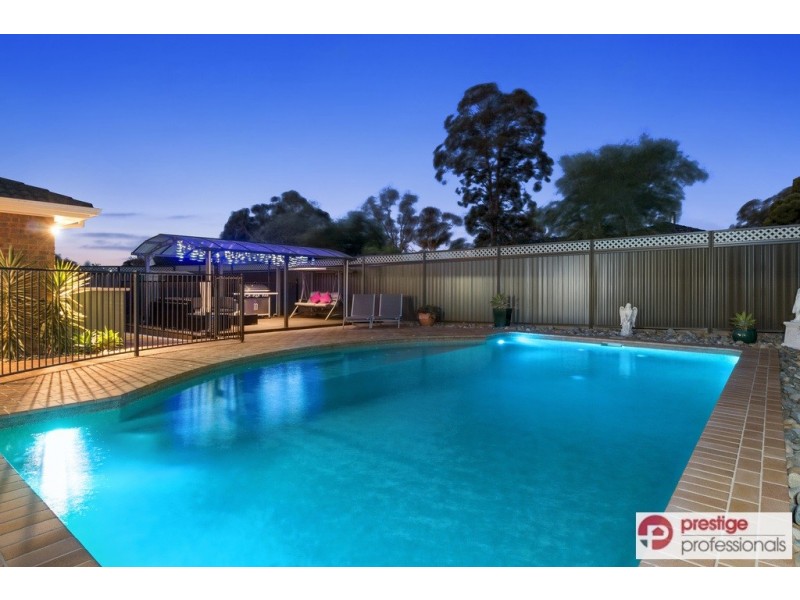 4 Trentham Park Court, Wattle Grove NSW 2173