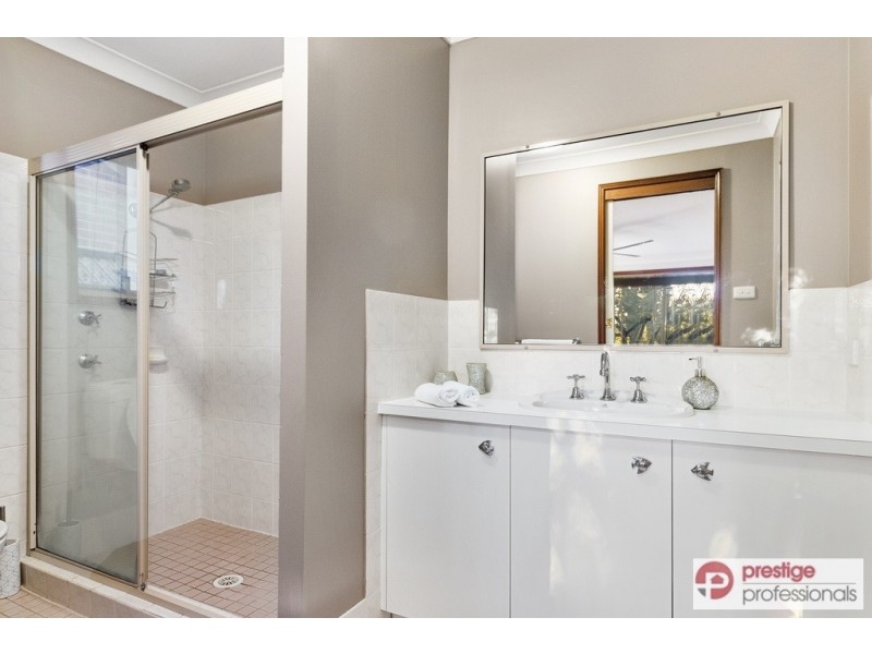 4 Trentham Park Court, Wattle Grove NSW 2173