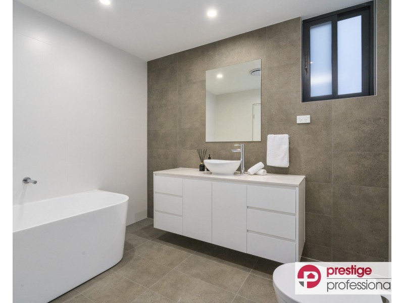 42B Derna Road, Holsworthy NSW 2173