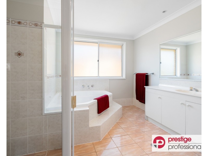 13 Wattle Grove Drive, Wattle Grove NSW 2173