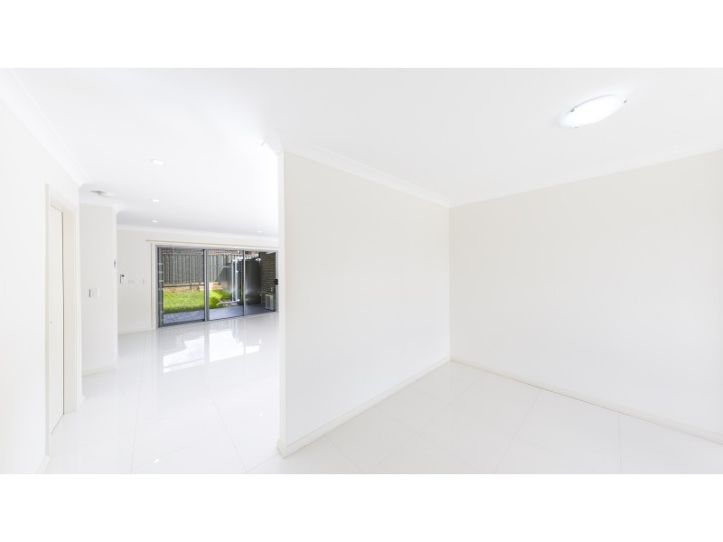 2/87 Cornelia Road, Toongabbie NSW 2146