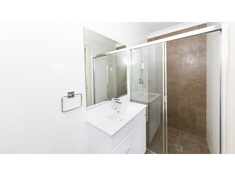 2/87 Cornelia Road, Toongabbie NSW 2146