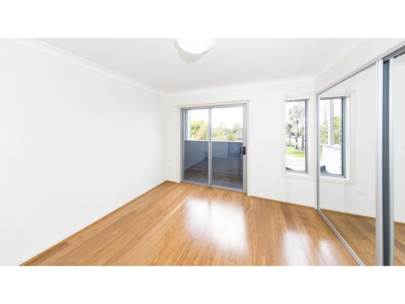2/87 Cornelia Road, Toongabbie NSW 2146