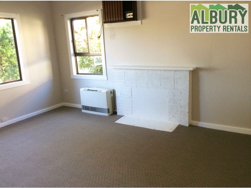 1/496 McDonald Road, Lavington NSW 2641