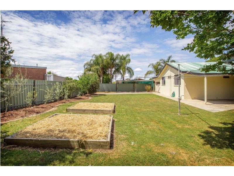 414 Kunama Court, Lavington NSW 2641