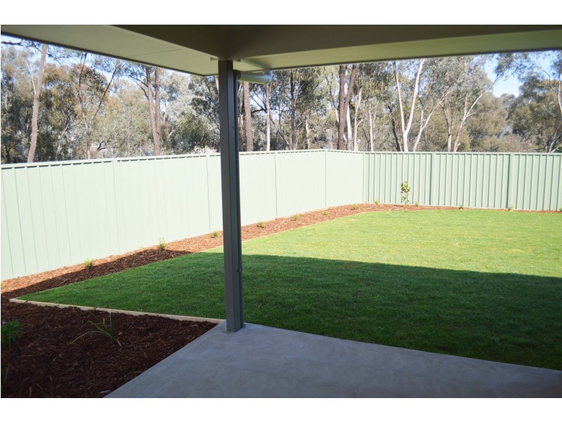 571 Chant Street, Lavington NSW 2641