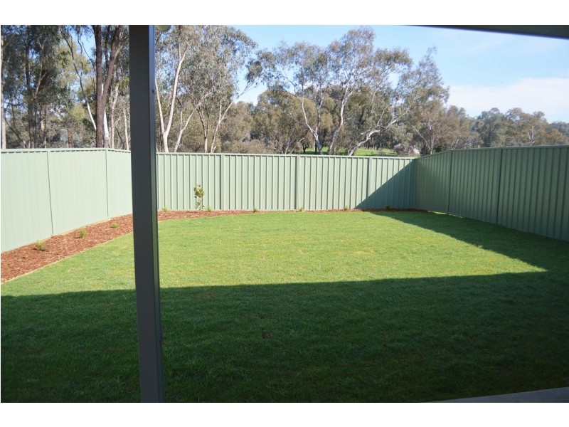 571 Chant Street, Lavington NSW 2641