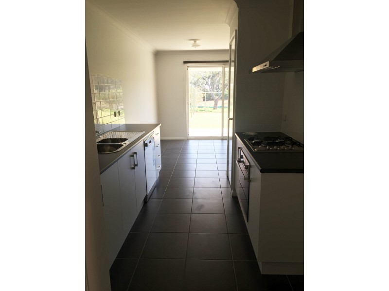 571A Chant Street, Lavington NSW 2641