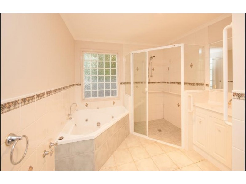 584 zago court, Lavington NSW 2641