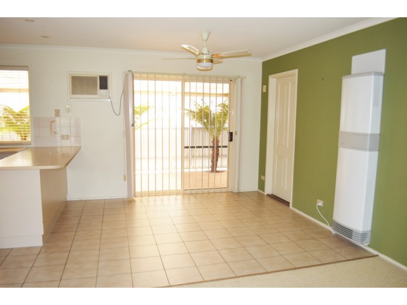 2/419 Prune Street, Lavington NSW 2641