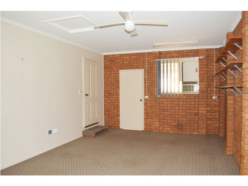 2/419 Prune Street, Lavington NSW 2641