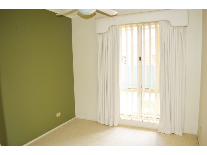 2/419 Prune Street, Lavington NSW 2641