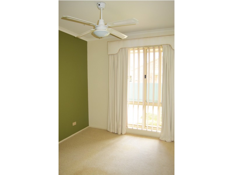 2/419 Prune Street, Lavington NSW 2641