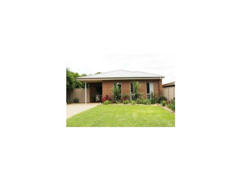 19 Stringybark Court, Thurgoona NSW 2640