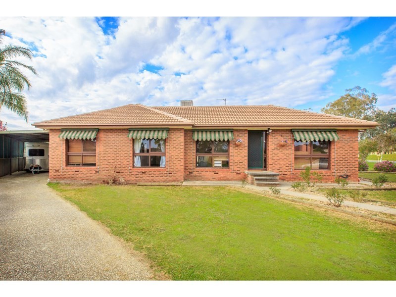 18 Yellow Gum Way, Thurgoona NSW 2640