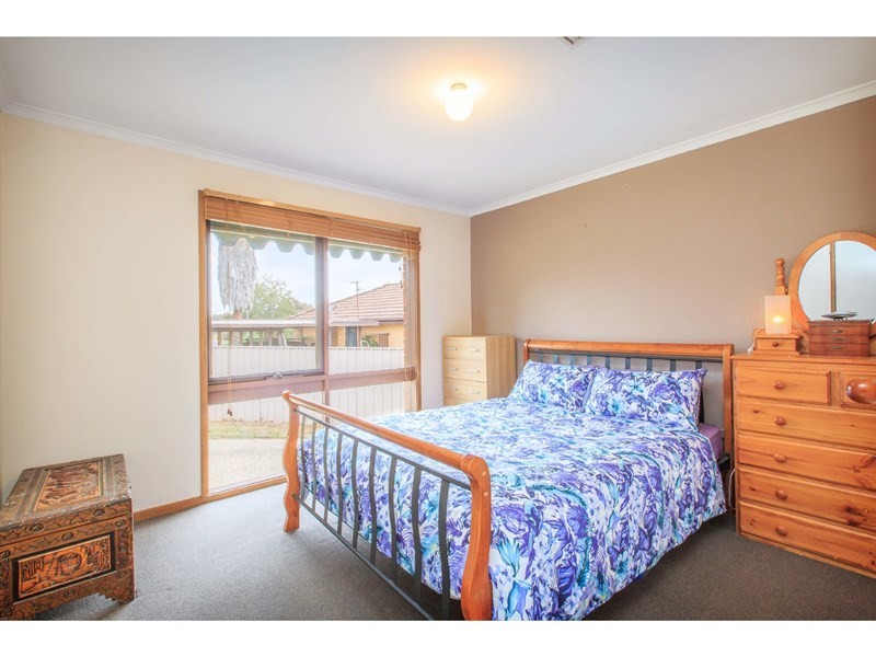 18 Yellow Gum Way, Thurgoona NSW 2640