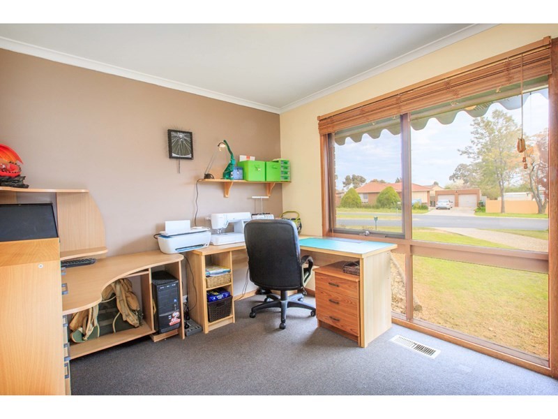 18 Yellow Gum Way, Thurgoona NSW 2640