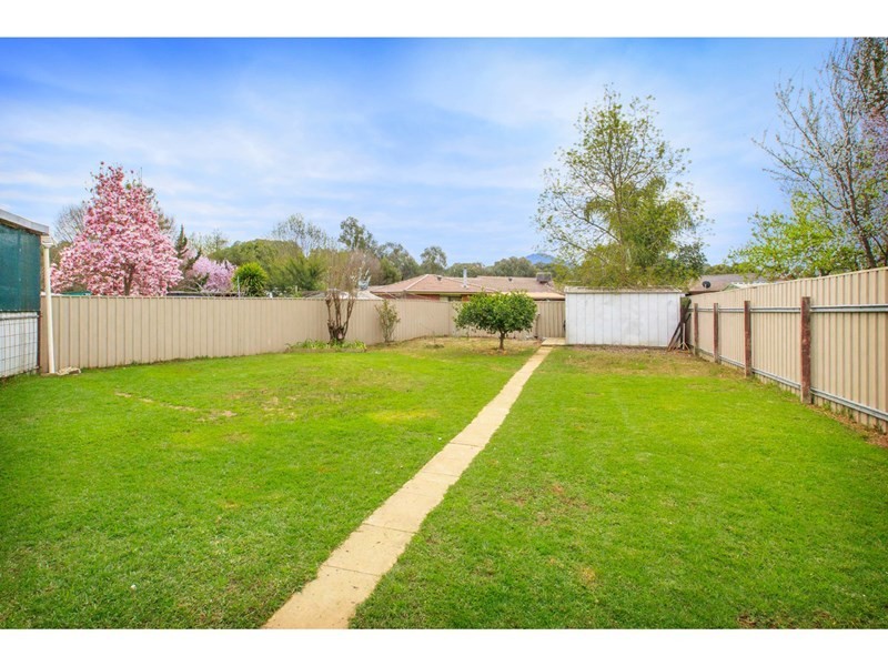 18 Yellow Gum Way, Thurgoona NSW 2640