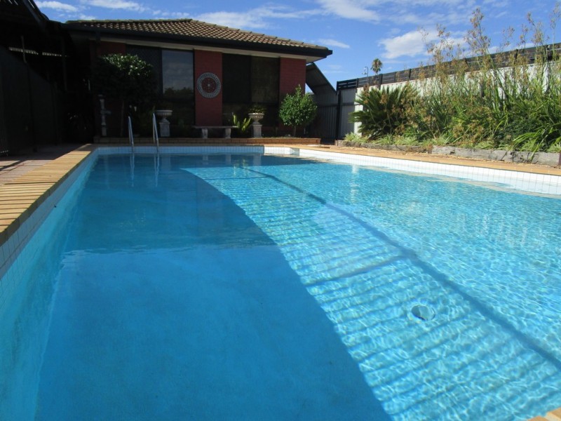 411 Kunama Court, Lavington NSW 2641