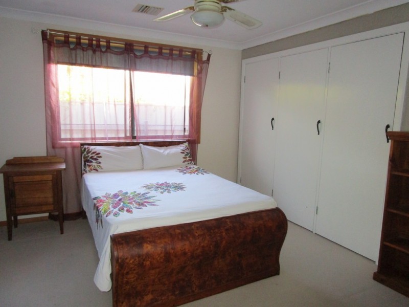 411 Kunama Court, Lavington NSW 2641