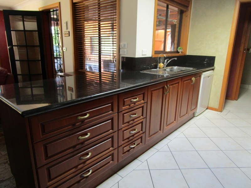 411 Kunama Court, Lavington NSW 2641