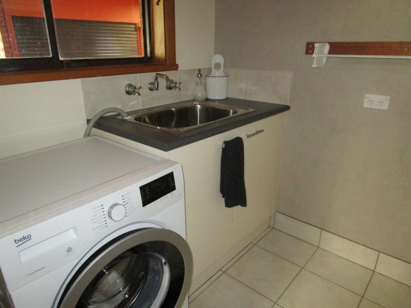 411 Kunama Court, Lavington NSW 2641