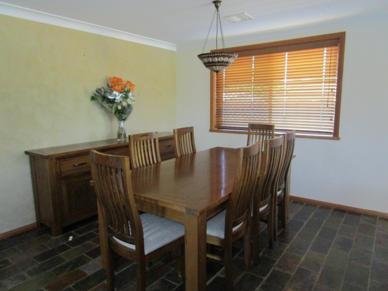 411 Kunama Court, Lavington NSW 2641