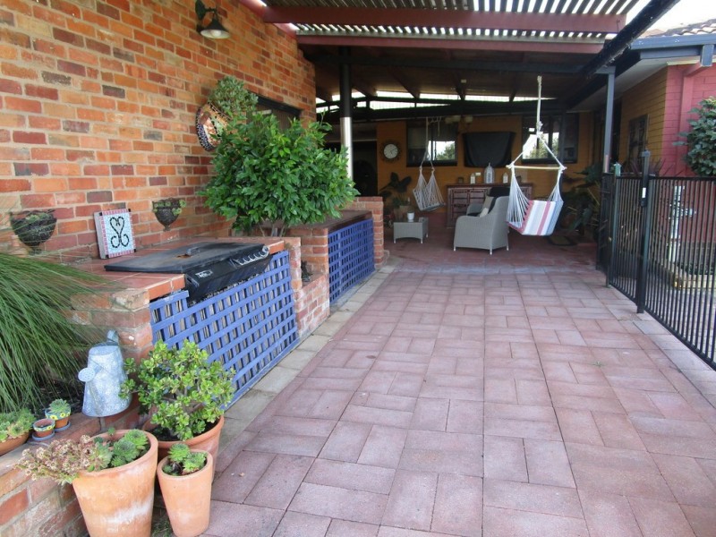 411 Kunama Court, Lavington NSW 2641