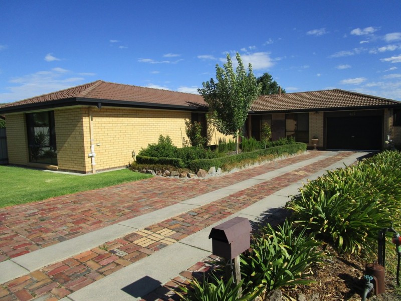 411 Kunama Court, Lavington NSW 2641