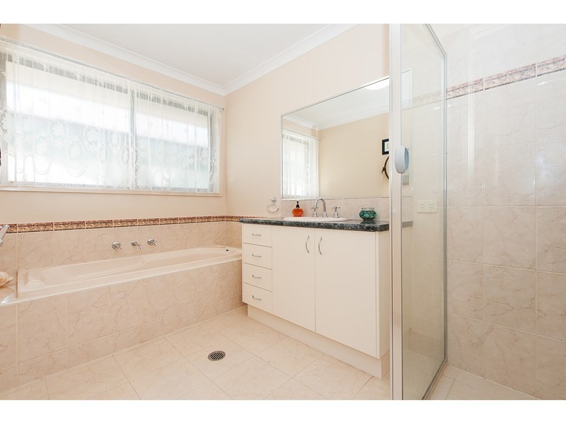 525 Kotthoff Street, Lavington NSW 2641