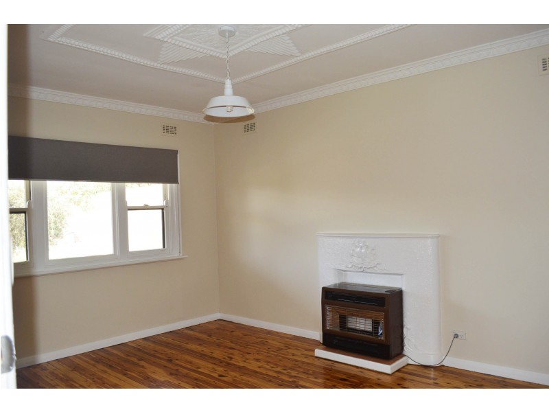 527 Cossor Street, Albury NSW 2640