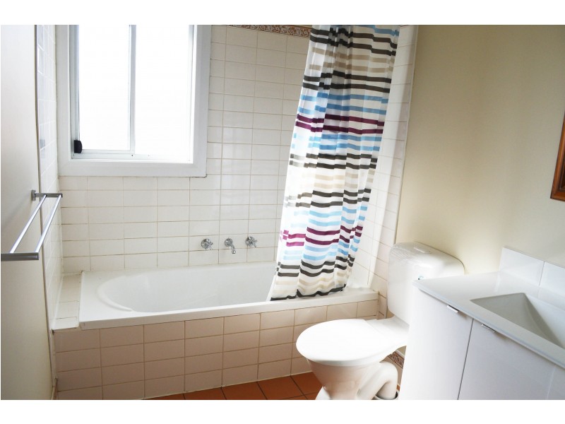 527 Cossor Street, Albury NSW 2640