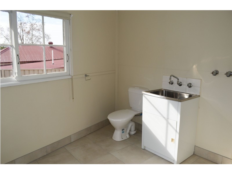 527 Cossor Street, Albury NSW 2640